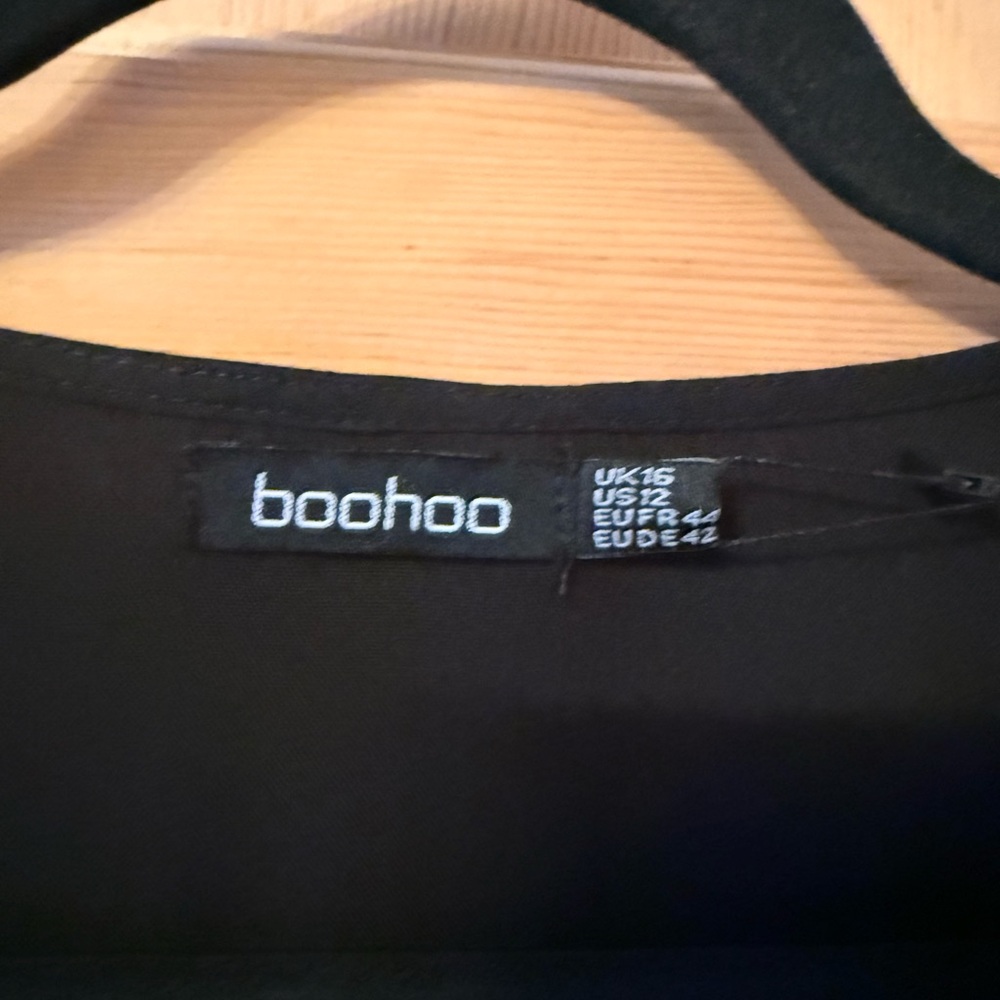 Boohoo | Plus Embroidered Plunge Maxi Dress Black - Size US12 | new with tags - Picture 5 of 8